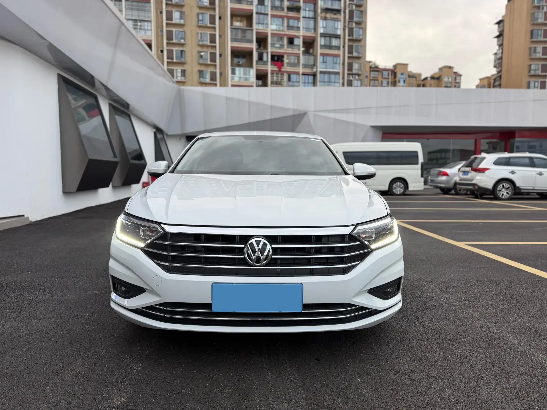 2020 VOLKSWAGEN SAGITAR thumbnail 2