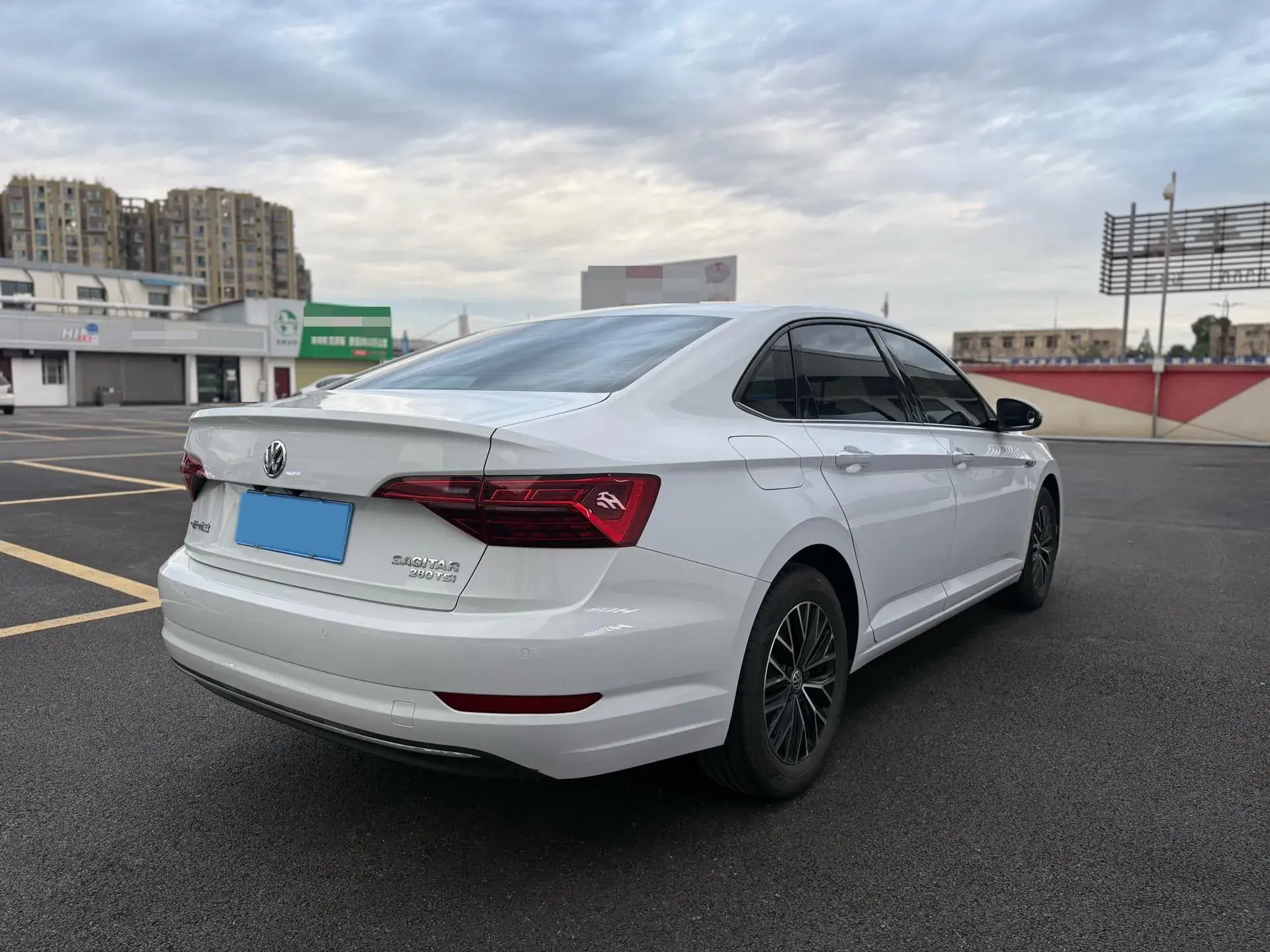 2020 VOLKSWAGEN SAGITAR thumbnail 4