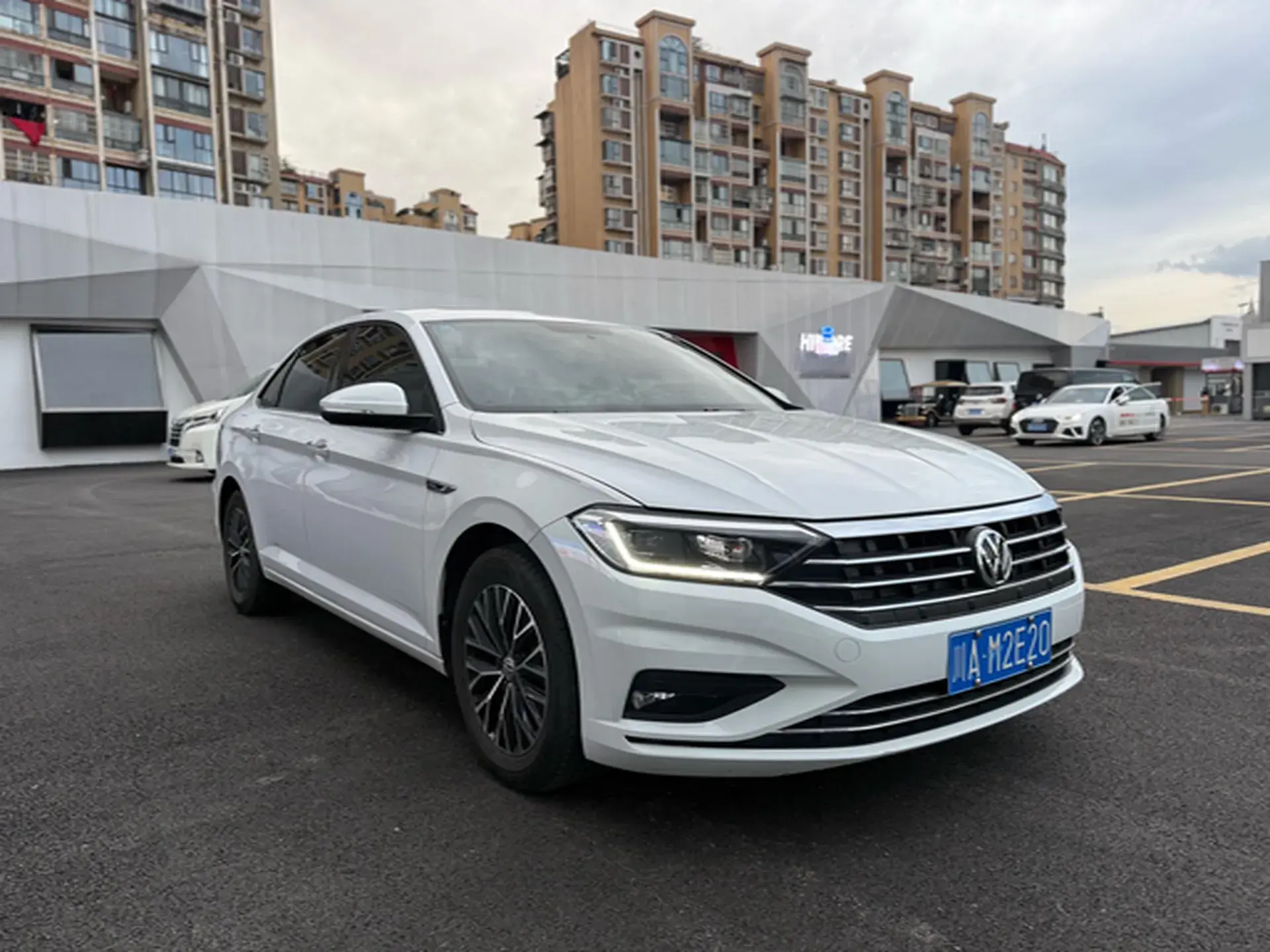 2020 VOLKSWAGEN SAGITAR thumbnail 3