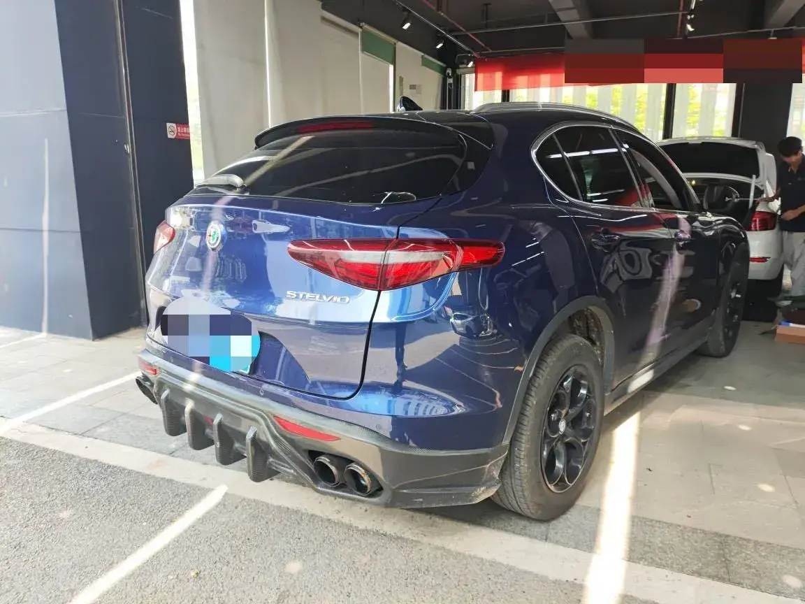 2017 ALFA ROMEO thumbnail 3