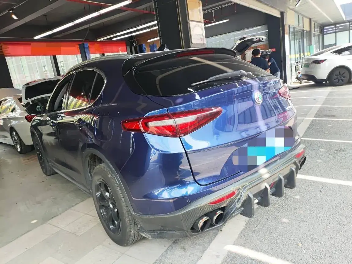 2017 ALFA ROMEO thumbnail 4