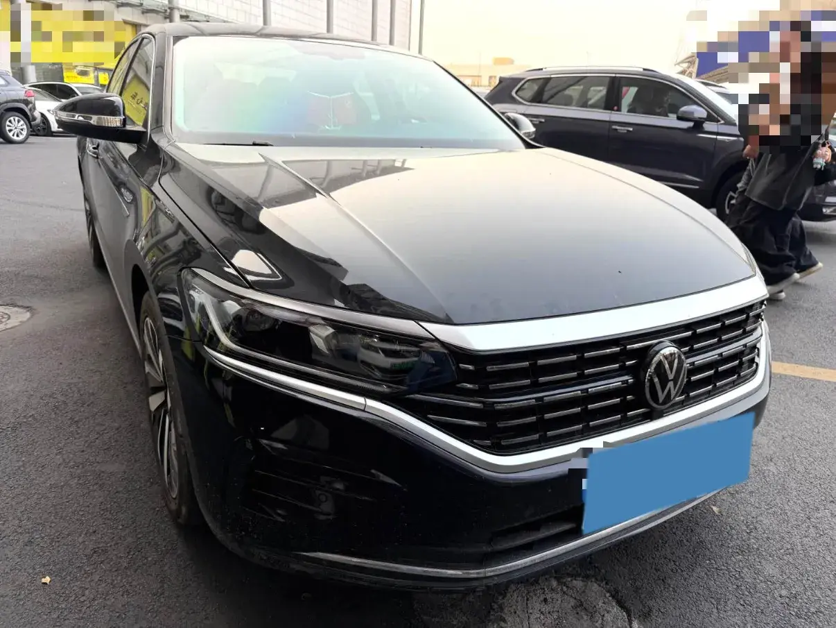 2023 VOLKSWAGEN PASSAT thumbnail 2