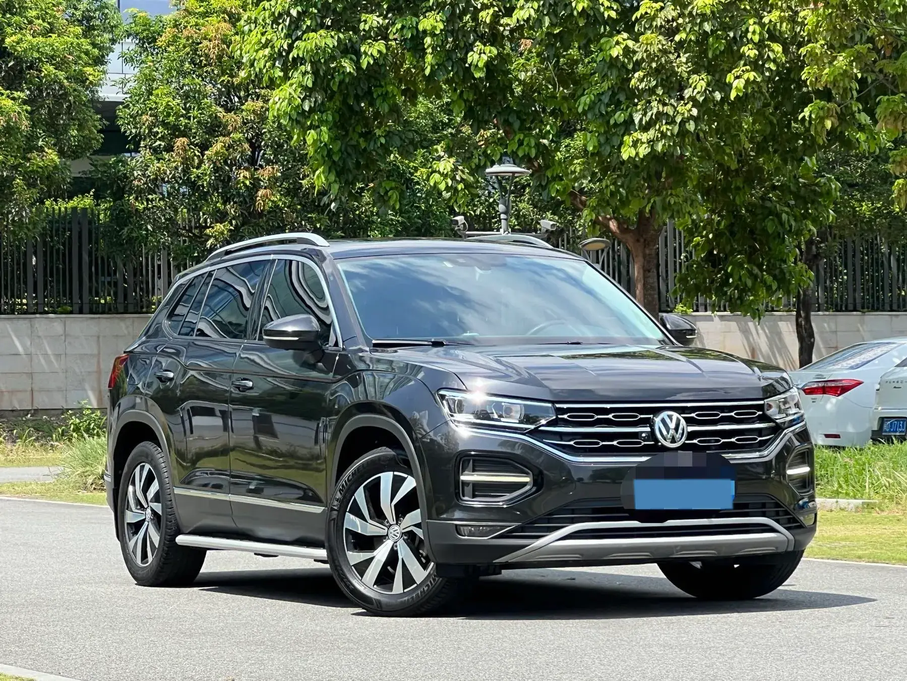 2019 VOLKSWAGEN TAYRON thumbnail 2