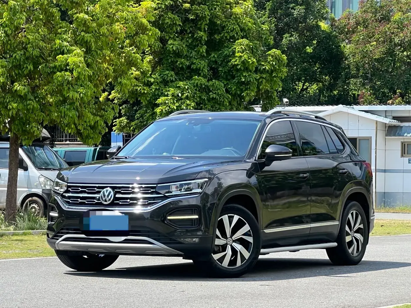 2019 VOLKSWAGEN TAYRON view 1