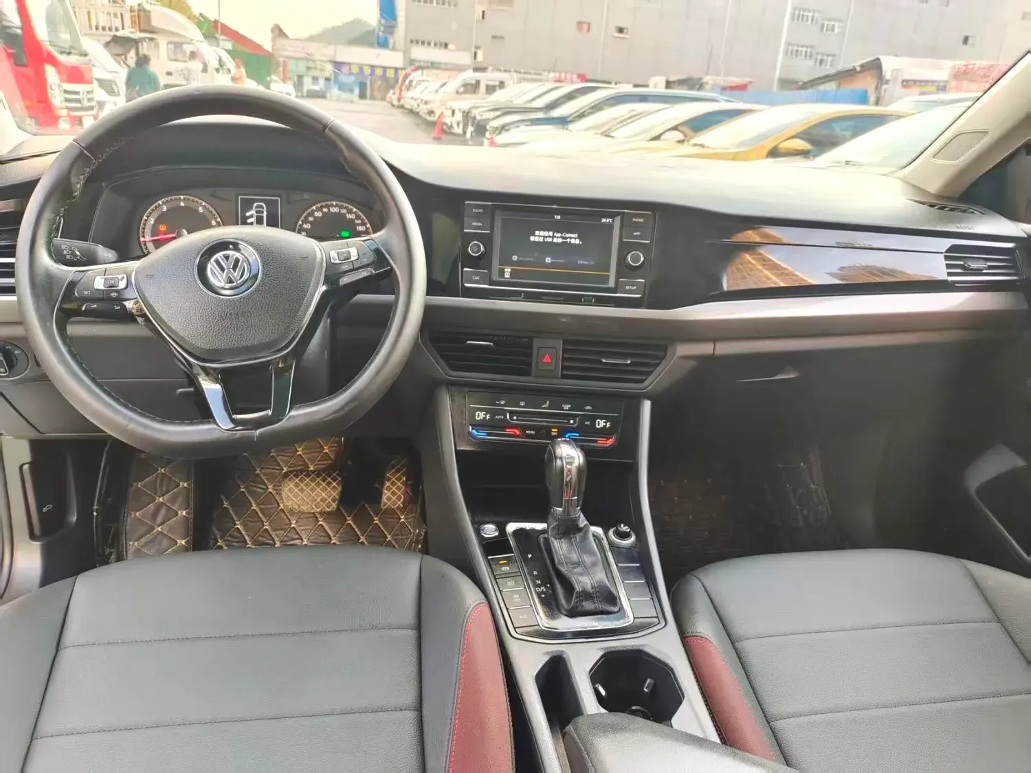 2019 VOLKSWAGEN BORA thumbnail 4