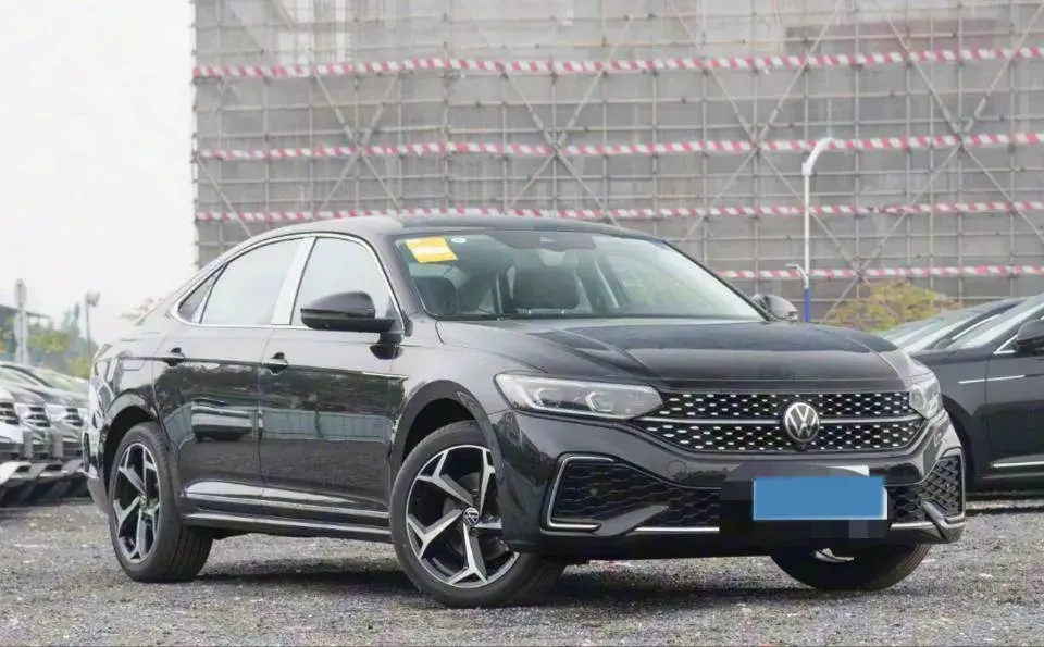 2025 VOLKSWAGEN PASSAT thumbnail 2