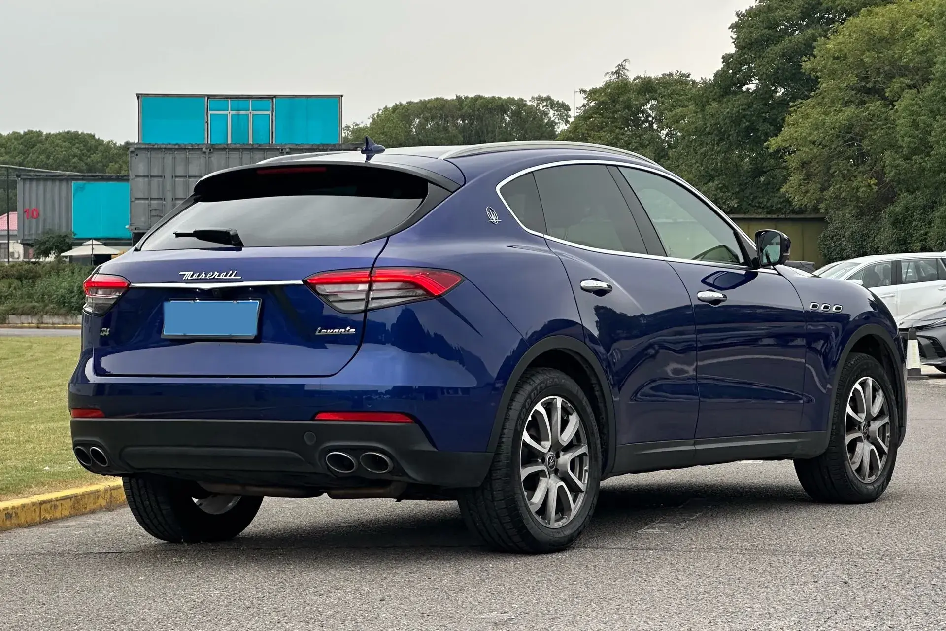 2021 MASERATI LEVANTE thumbnail 4