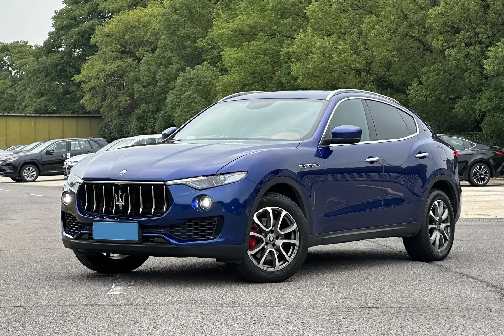 2021 MASERATI LEVANTE view 1