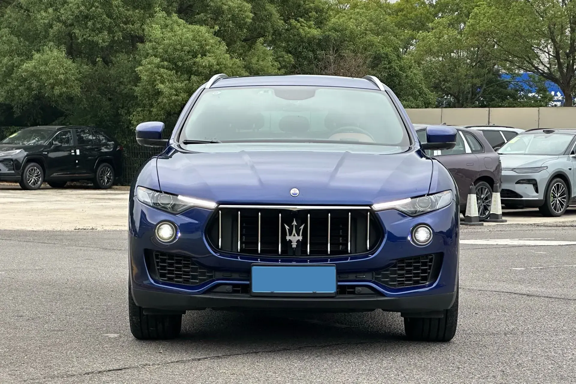 2021 MASERATI LEVANTE thumbnail 2