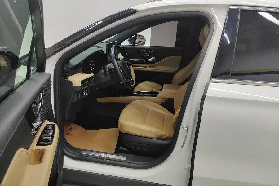 2021 LINCOLN CORSAIR thumbnail 3