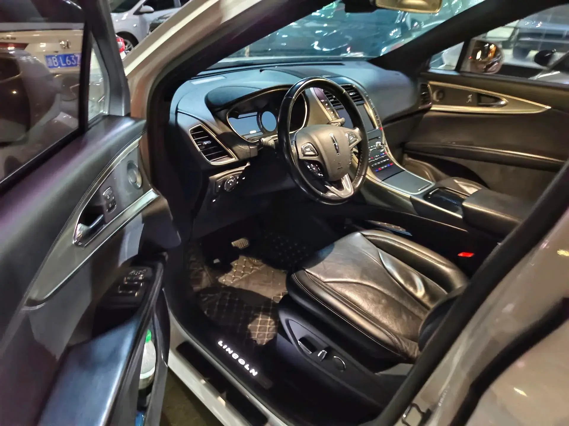 2018 LINCOLN MKX thumbnail 2