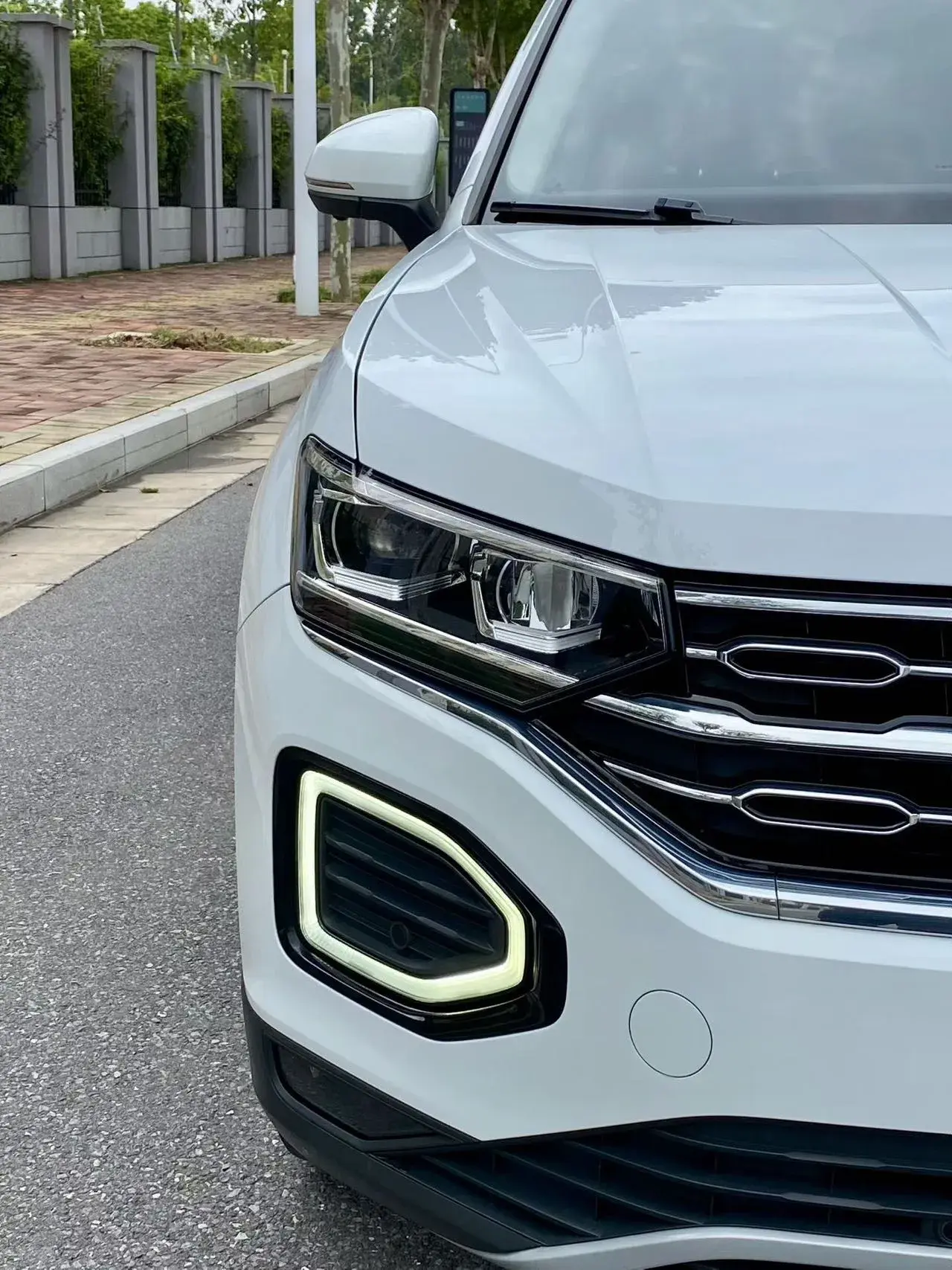 2020 VOLKSWAGEN TAYRON thumbnail 2