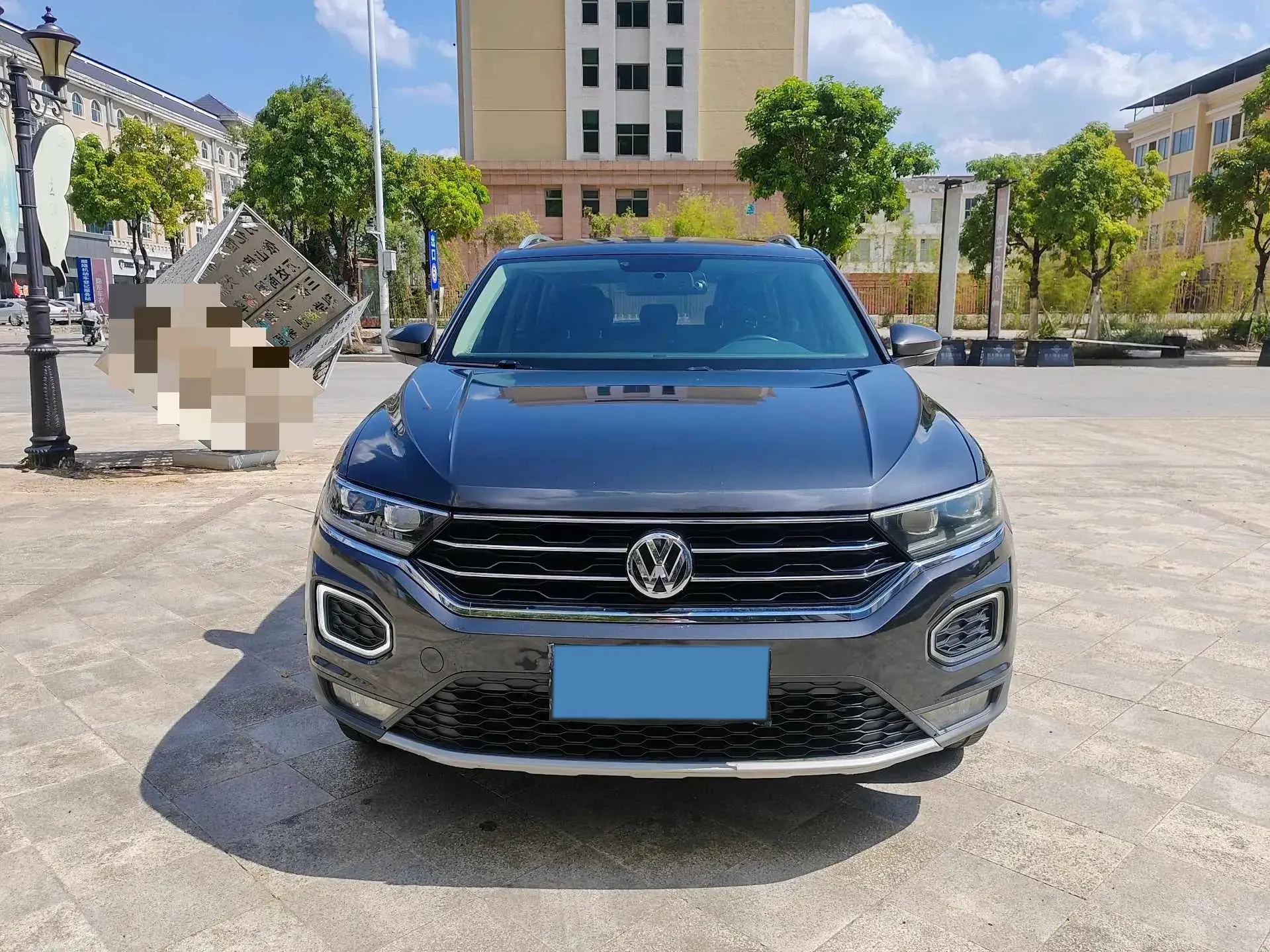2018 VOLKSWAGEN T-ROC thumbnail 2