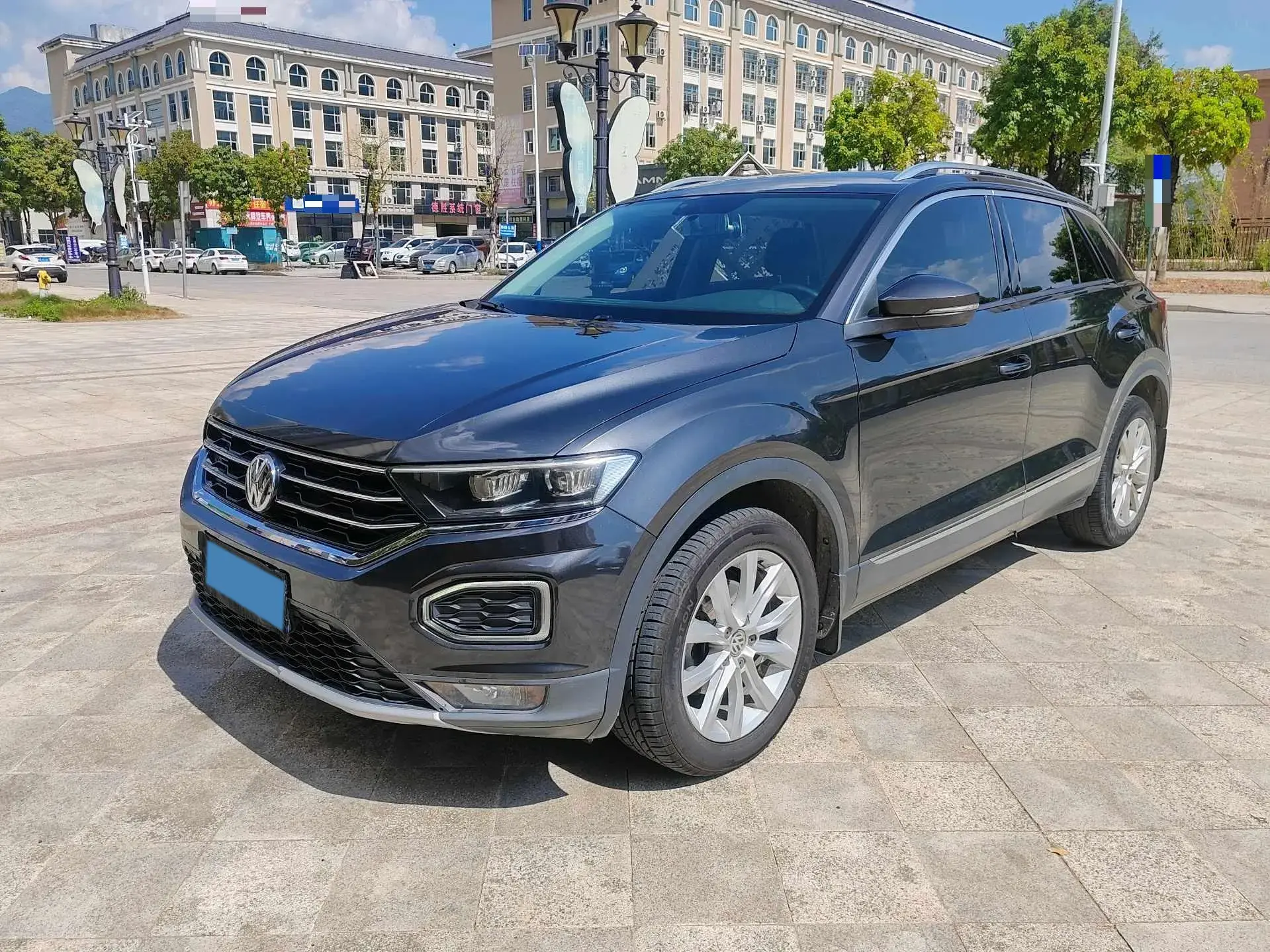 2018 VOLKSWAGEN T-ROC view 1