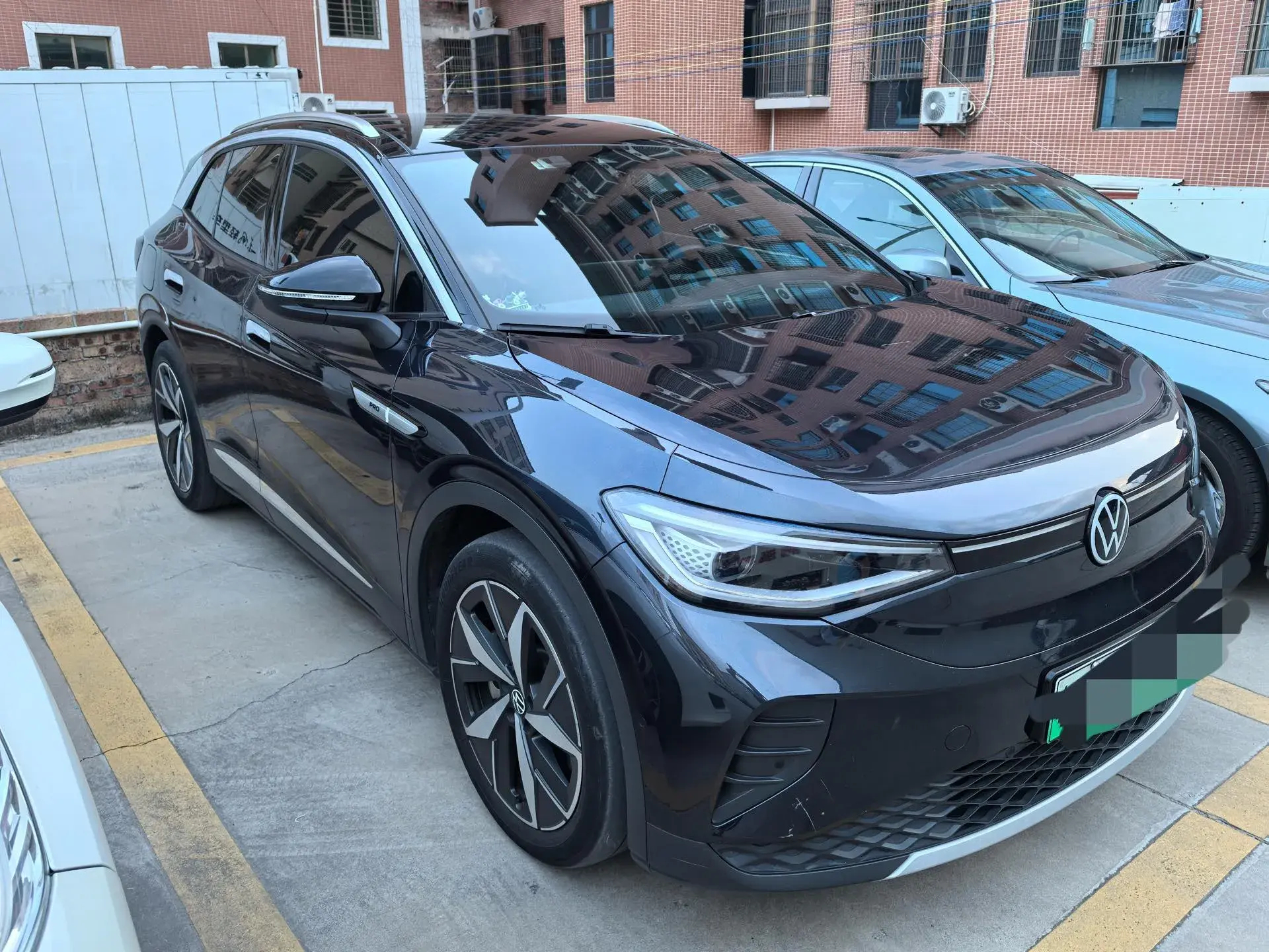 2024 VOLKSWAGEN ID.4 thumbnail 4