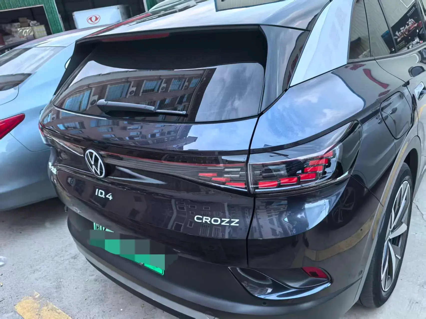 2024 VOLKSWAGEN ID.4 thumbnail 3