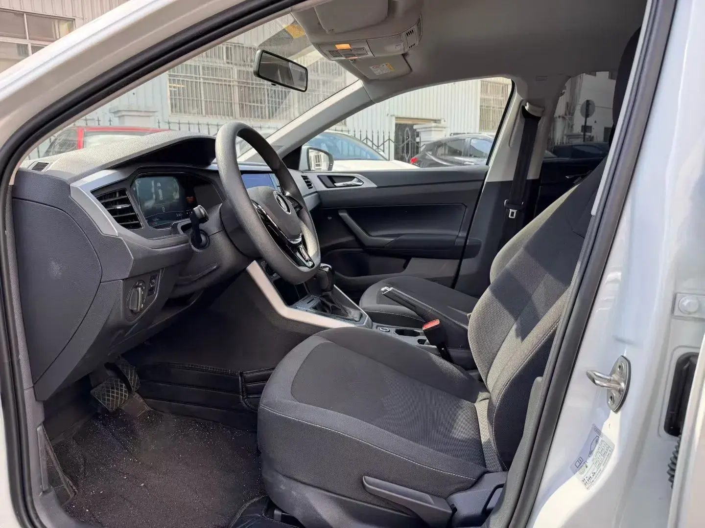 2023 VOLKSWAGEN POLO thumbnail 3