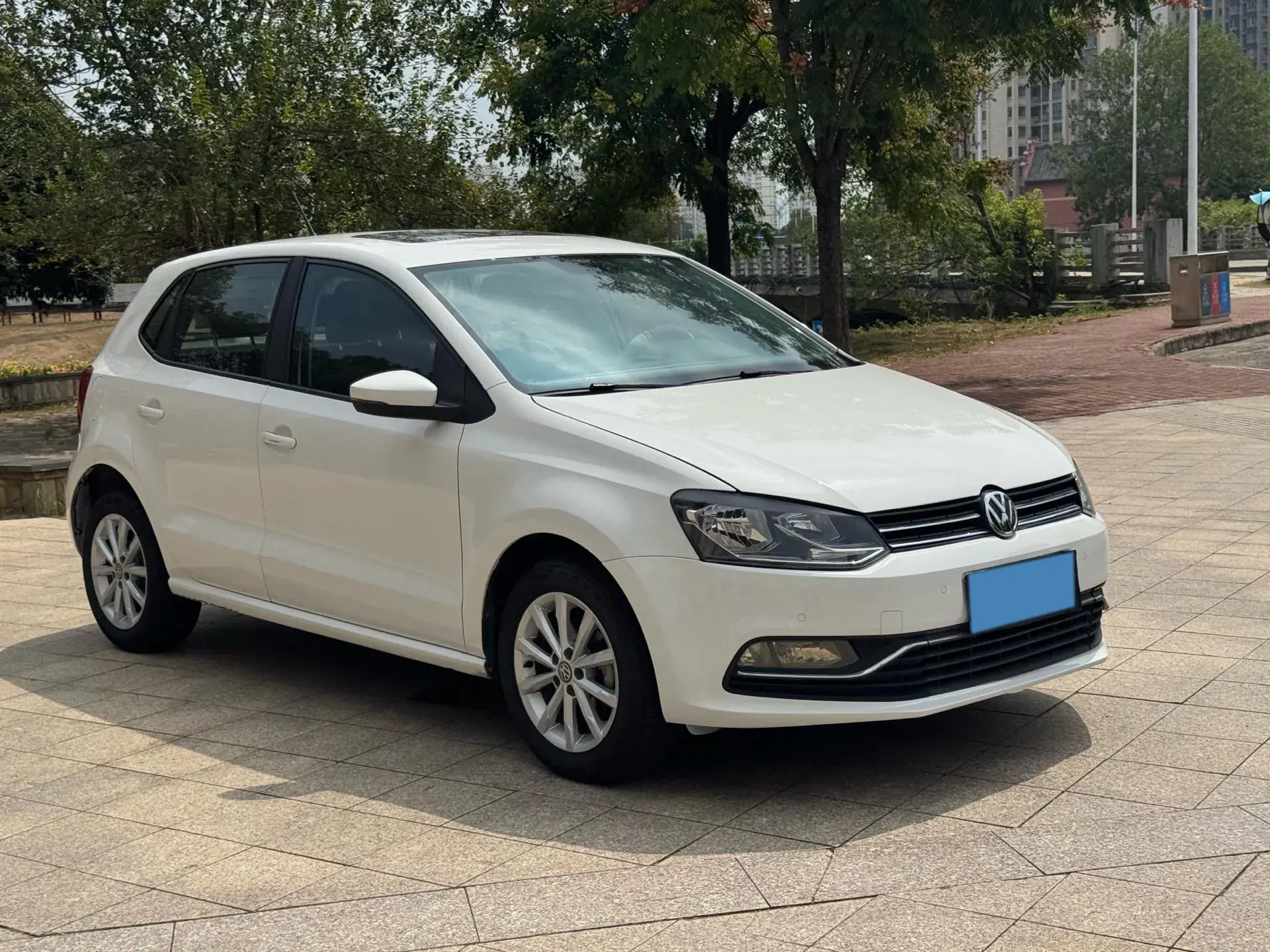 2018 VOLKSWAGEN POLO thumbnail 3