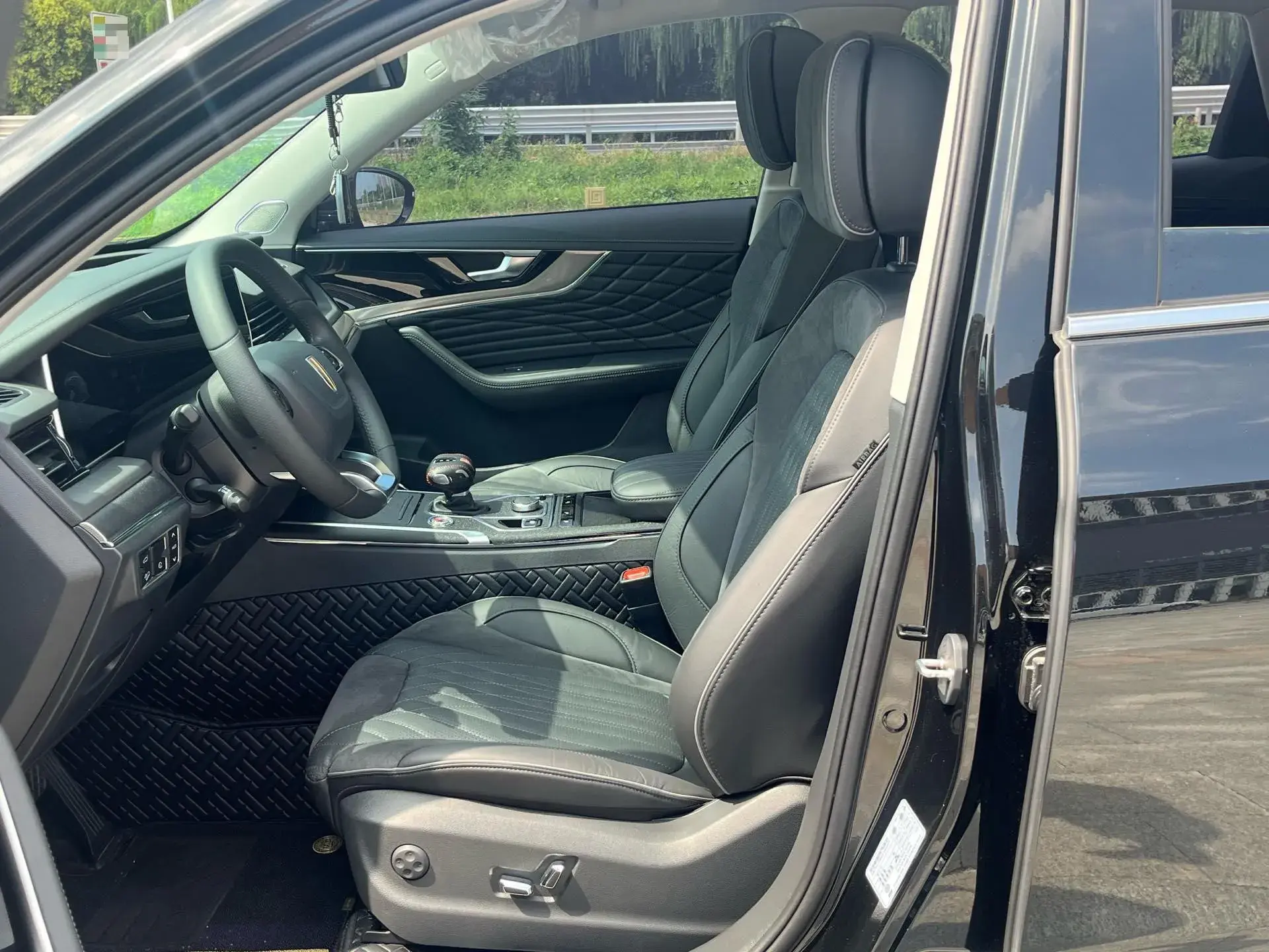 2022 HONGQI HS5 thumbnail 3