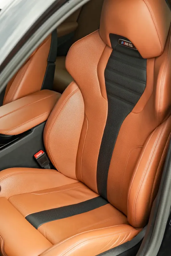 2021 BMW M5 4.4T 600HP V8 8AT,autocango,china used car exporter,china ev exporter,chinese used car exporter,chinese used ev exporter