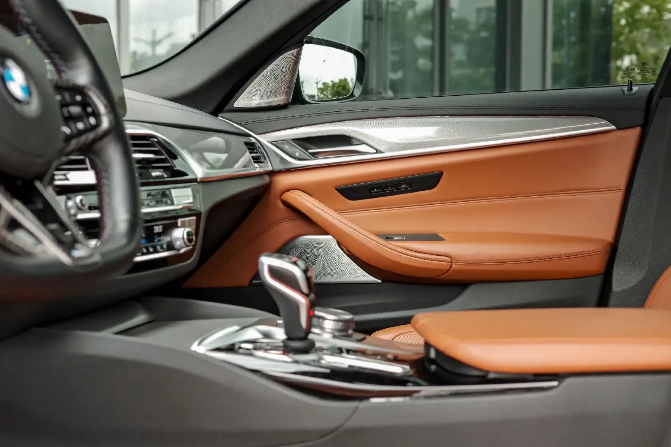 2021 BMW M5 4.4T 600HP V8 8AT,autocango,china used car exporter,china ev exporter,chinese used car exporter,chinese used ev exporter