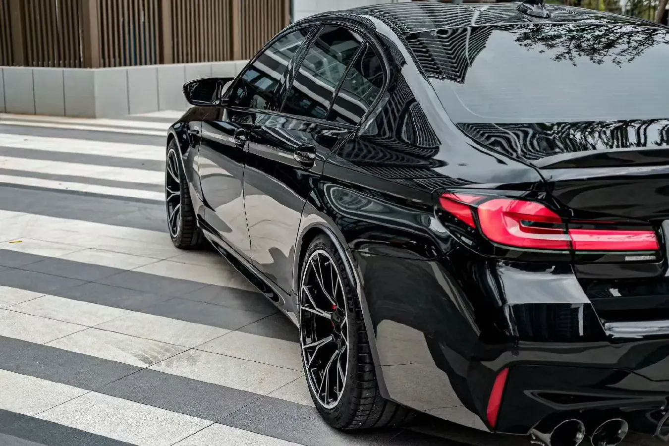 2021 BMW M5 4.4T 600HP V8 8AT,autocango,china used car exporter,china ev exporter,chinese used car exporter,chinese used ev exporter