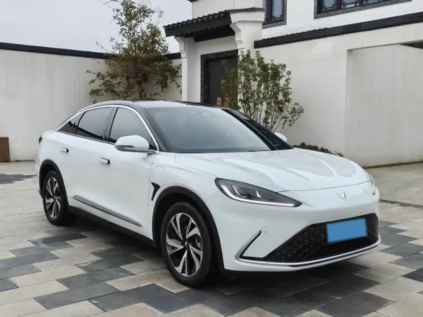 2022 ARCFOX ΑS thumbnail 3