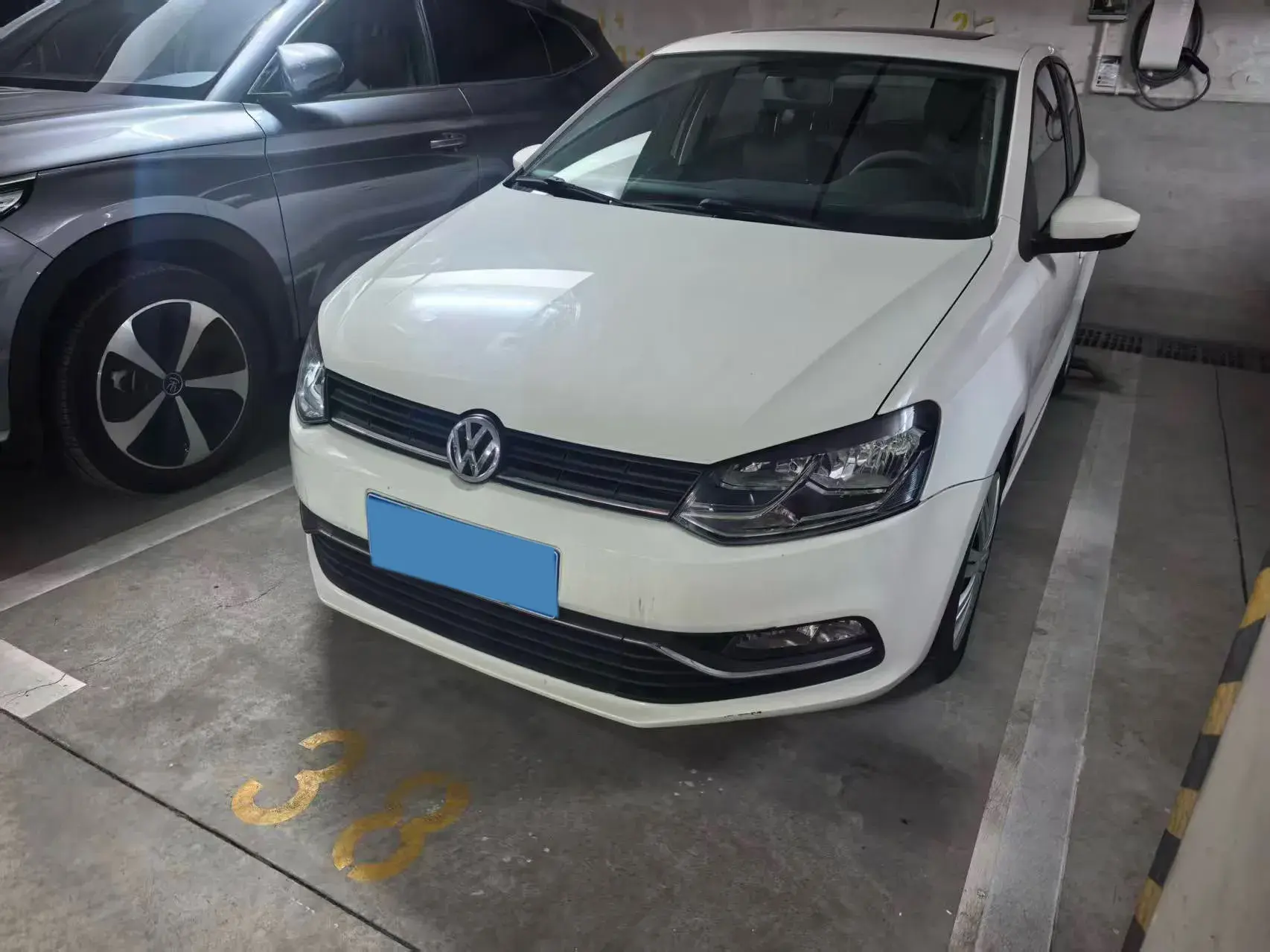 2018 VOLKSWAGEN POLO view 1