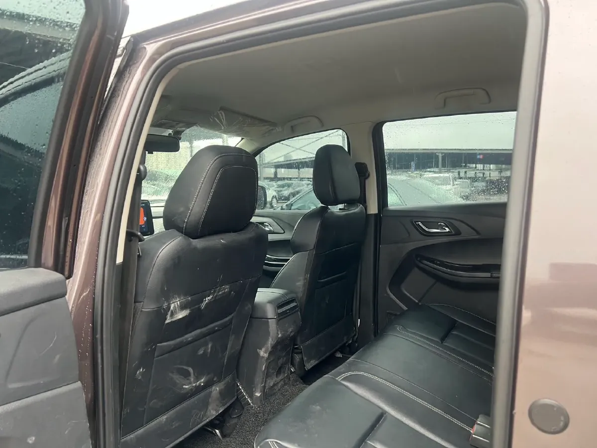 2022 JMC BaoDian 2.5T 140HP L4 5MT,autocango,china used car exporter,china ev exporter,chinese used car exporter,chinese used ev exporter