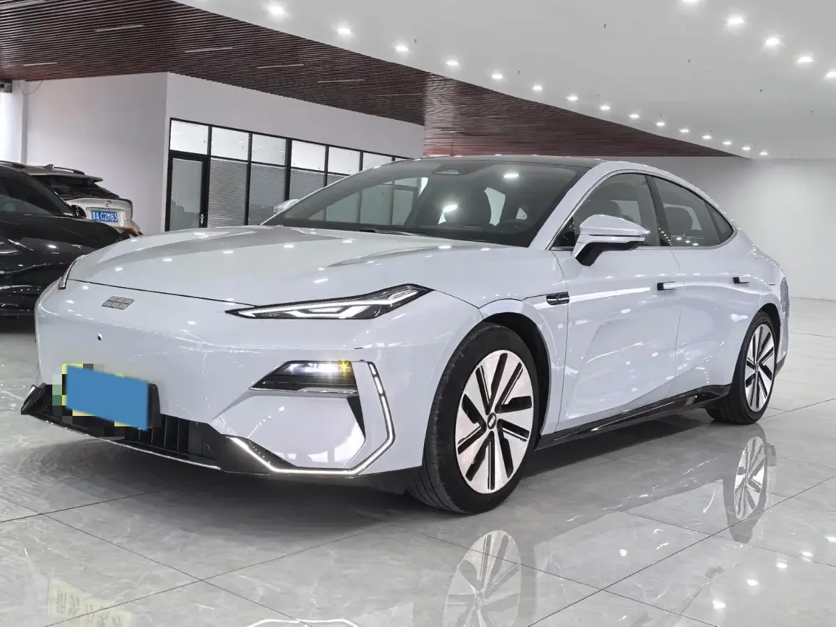 2024 Geely Galaxy E8 BEV 62KWH