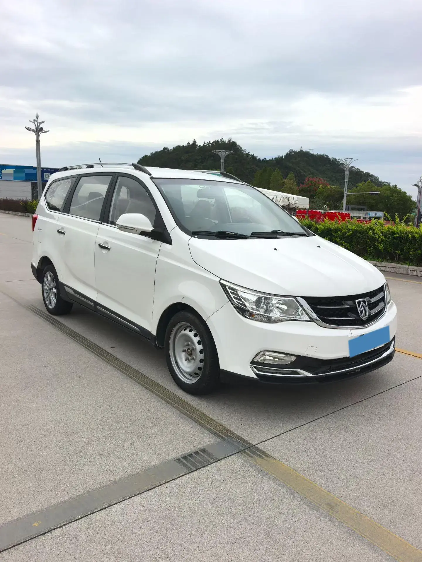 2016 BAOJUN 730 thumbnail 3