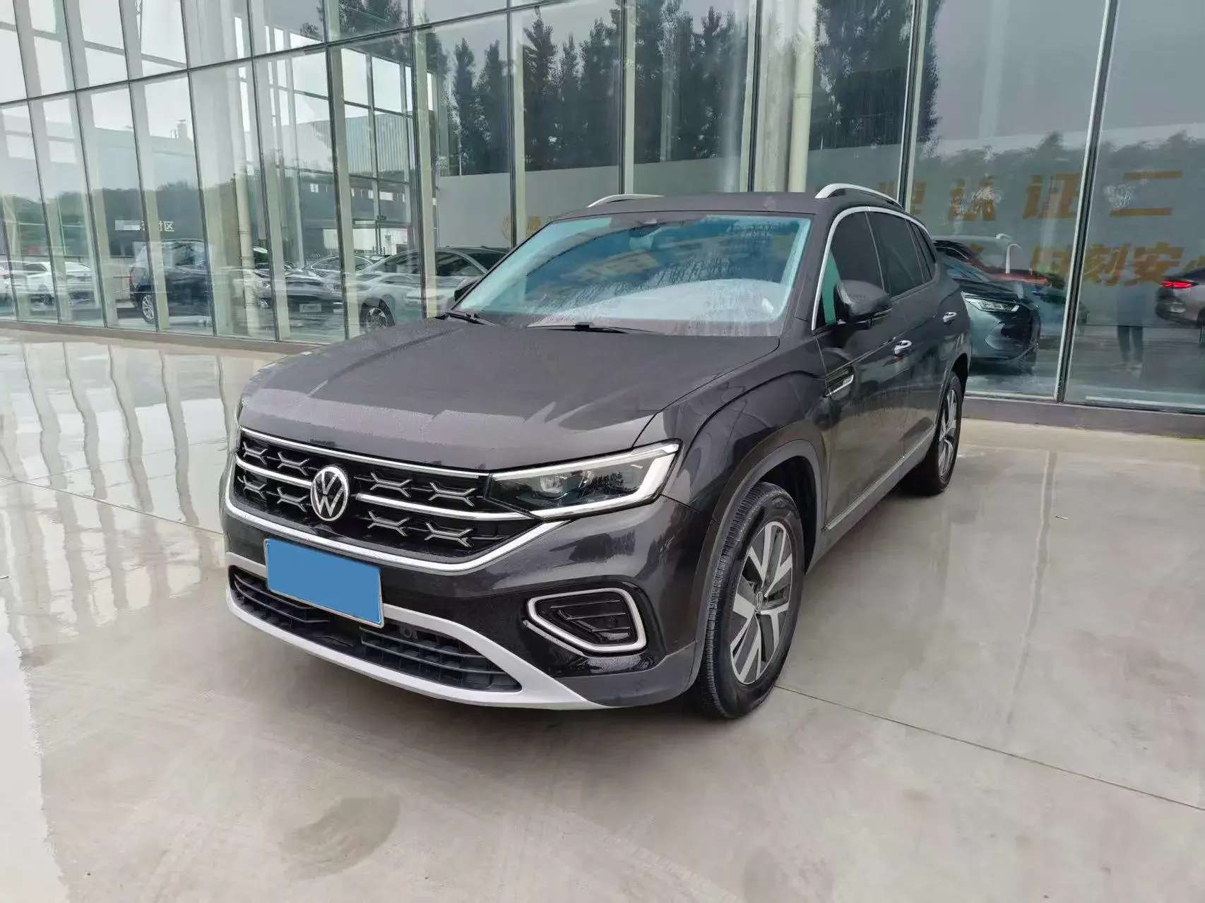 2023 VOLKSWAGEN TAYRON view 1