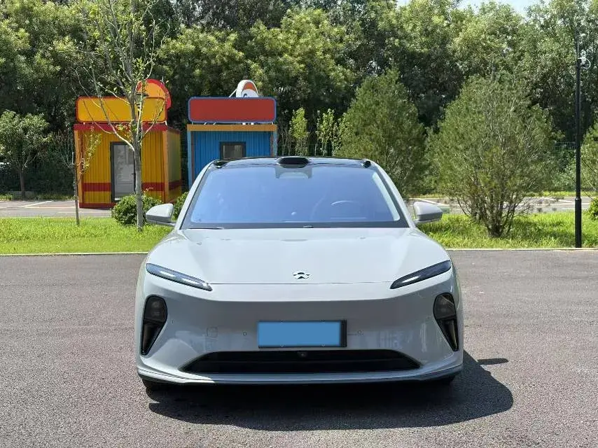 2022 NIO ET5 thumbnail 2