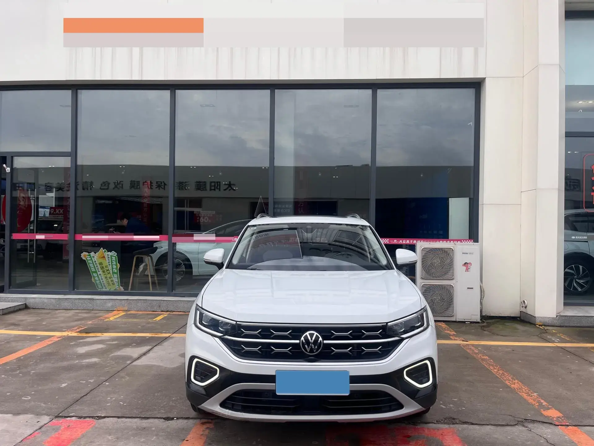 2023 VOLKSWAGEN TAYRON thumbnail 2