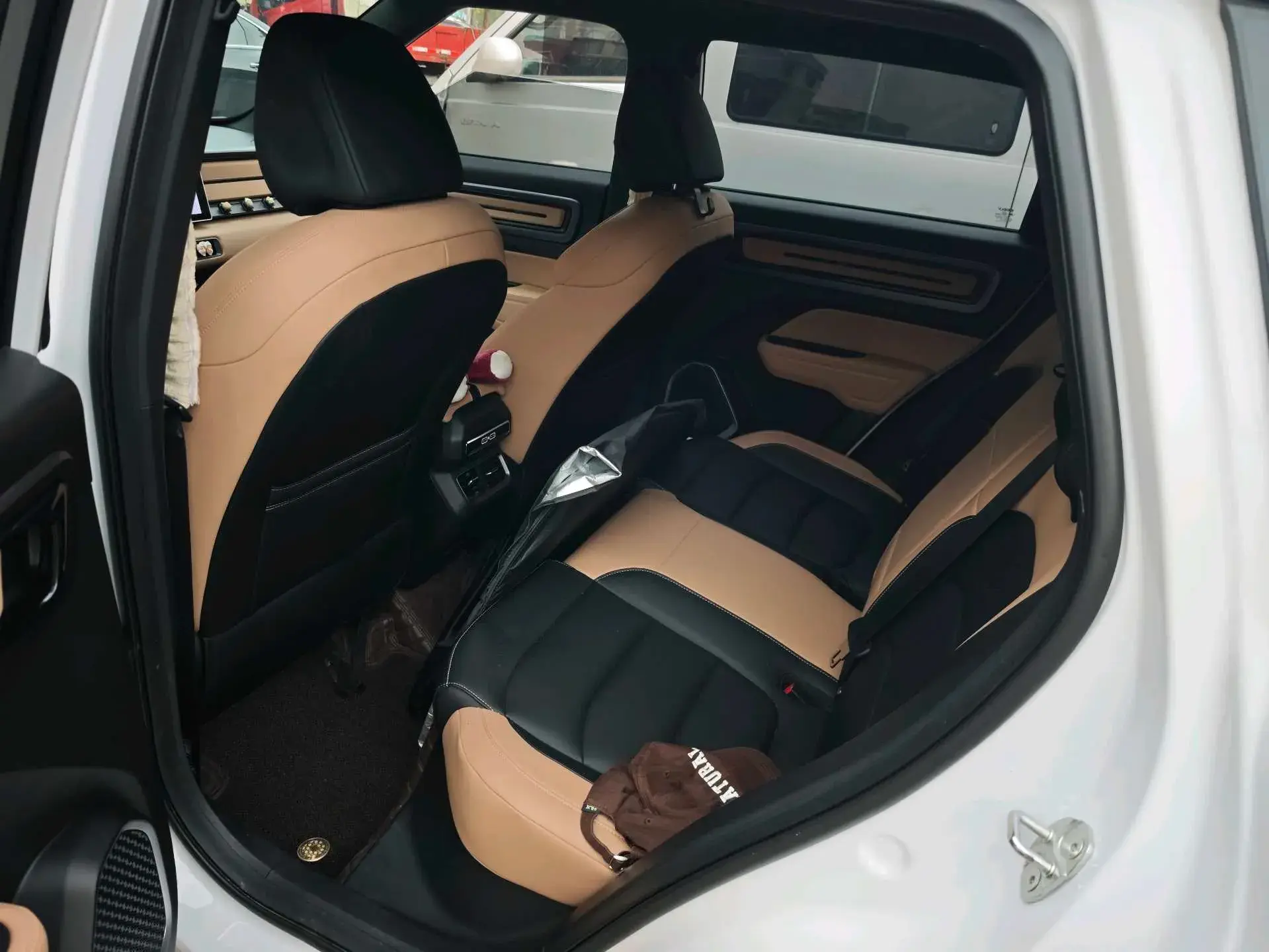 2023 GEELY ICON thumbnail 4