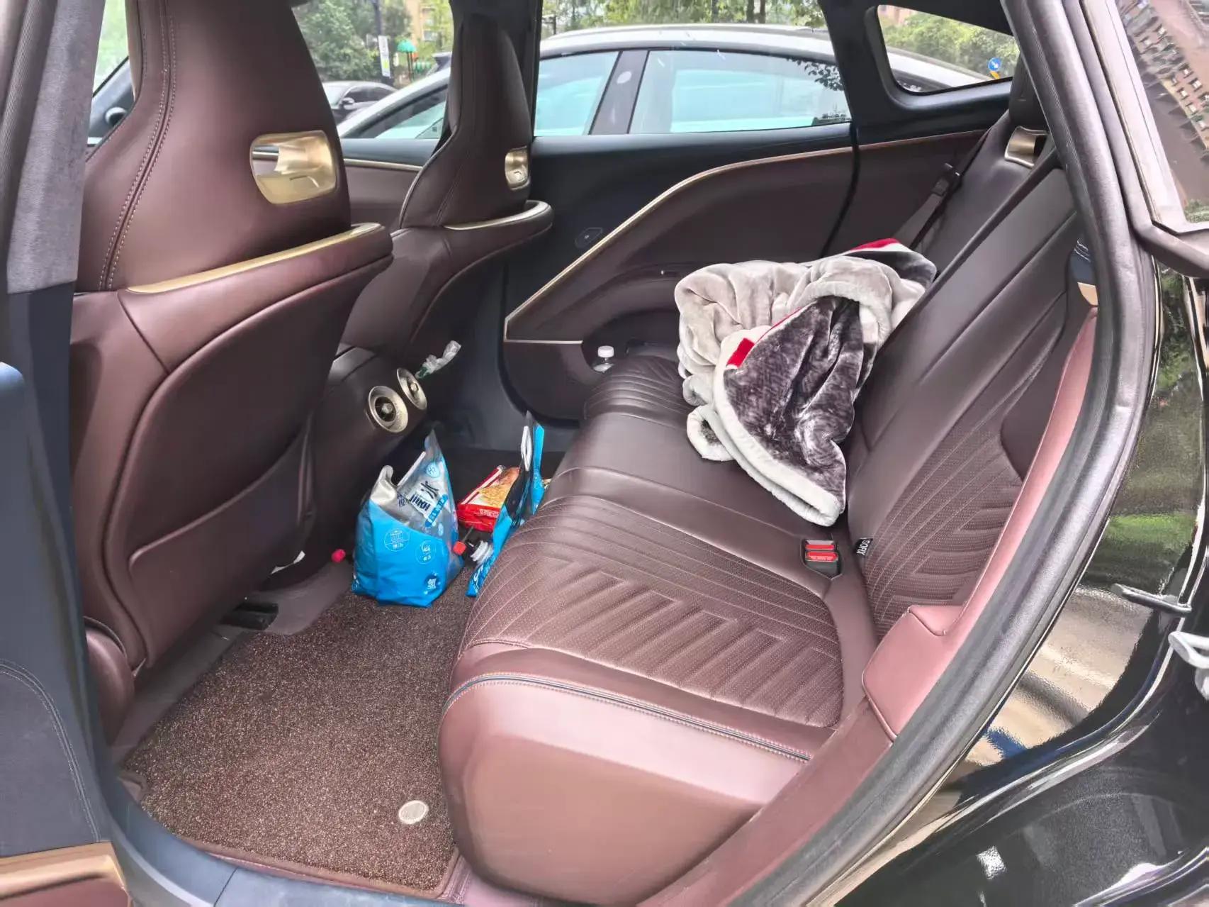 2023 AVATR 11 thumbnail 2