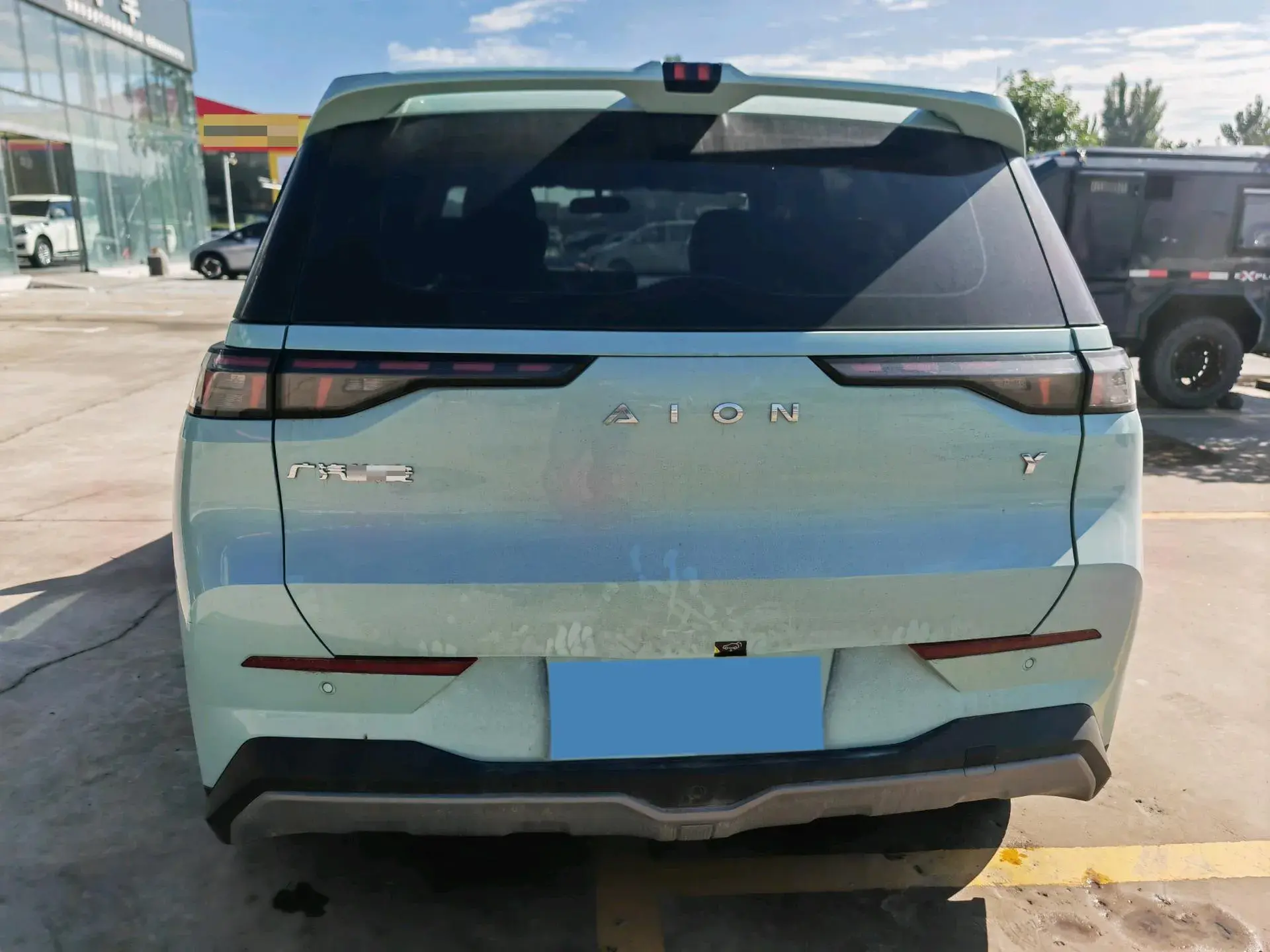 2022 AION Y thumbnail 3