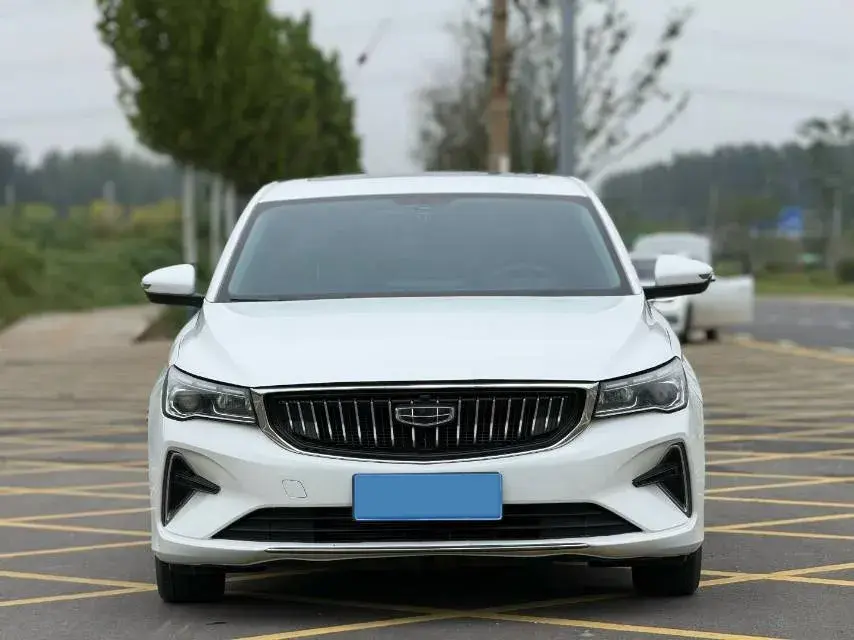 2022 GEELY EMGRAND thumbnail 3