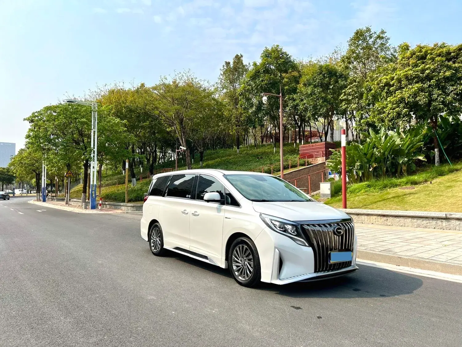 2021 GAC TRUMPCHI thumbnail 4