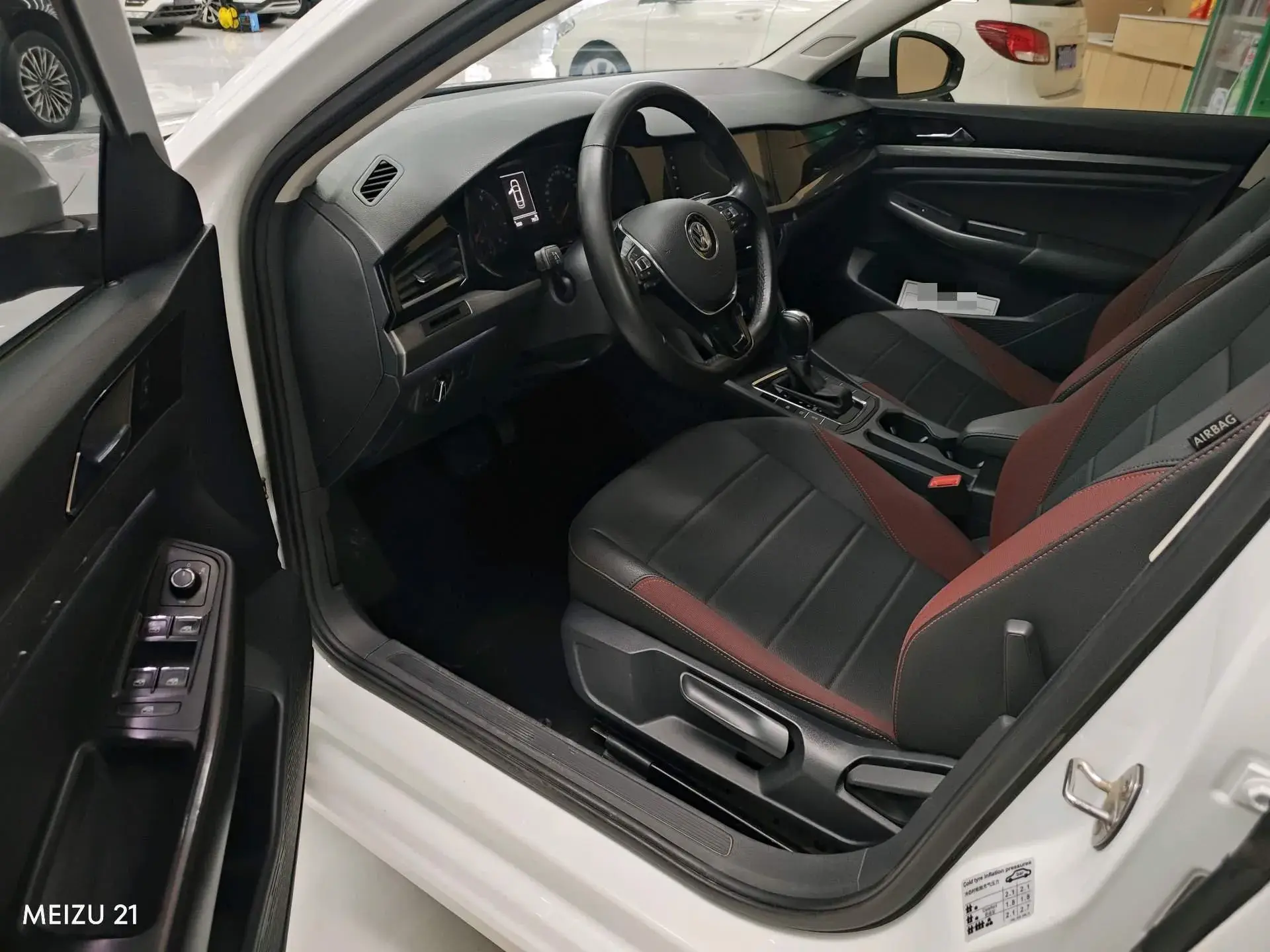 2019 VOLKSWAGEN BORA thumbnail 2