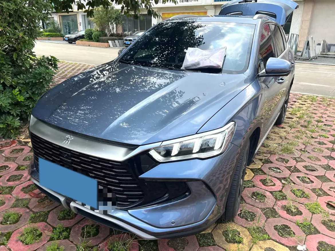 2023 BYD SONG view 1