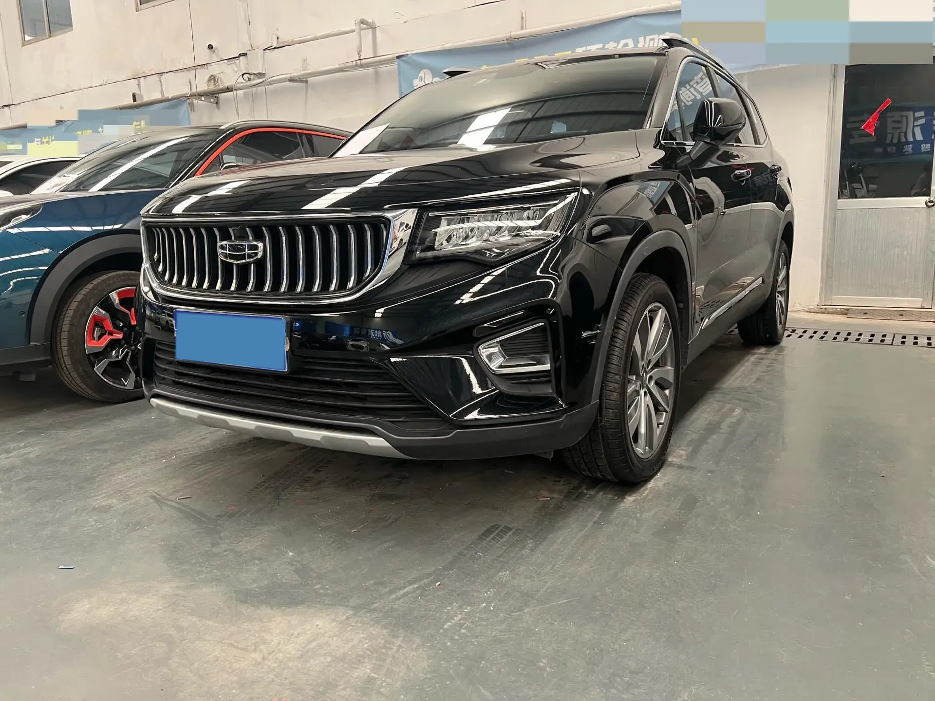 2020 GEELY OKAVANGO view 1