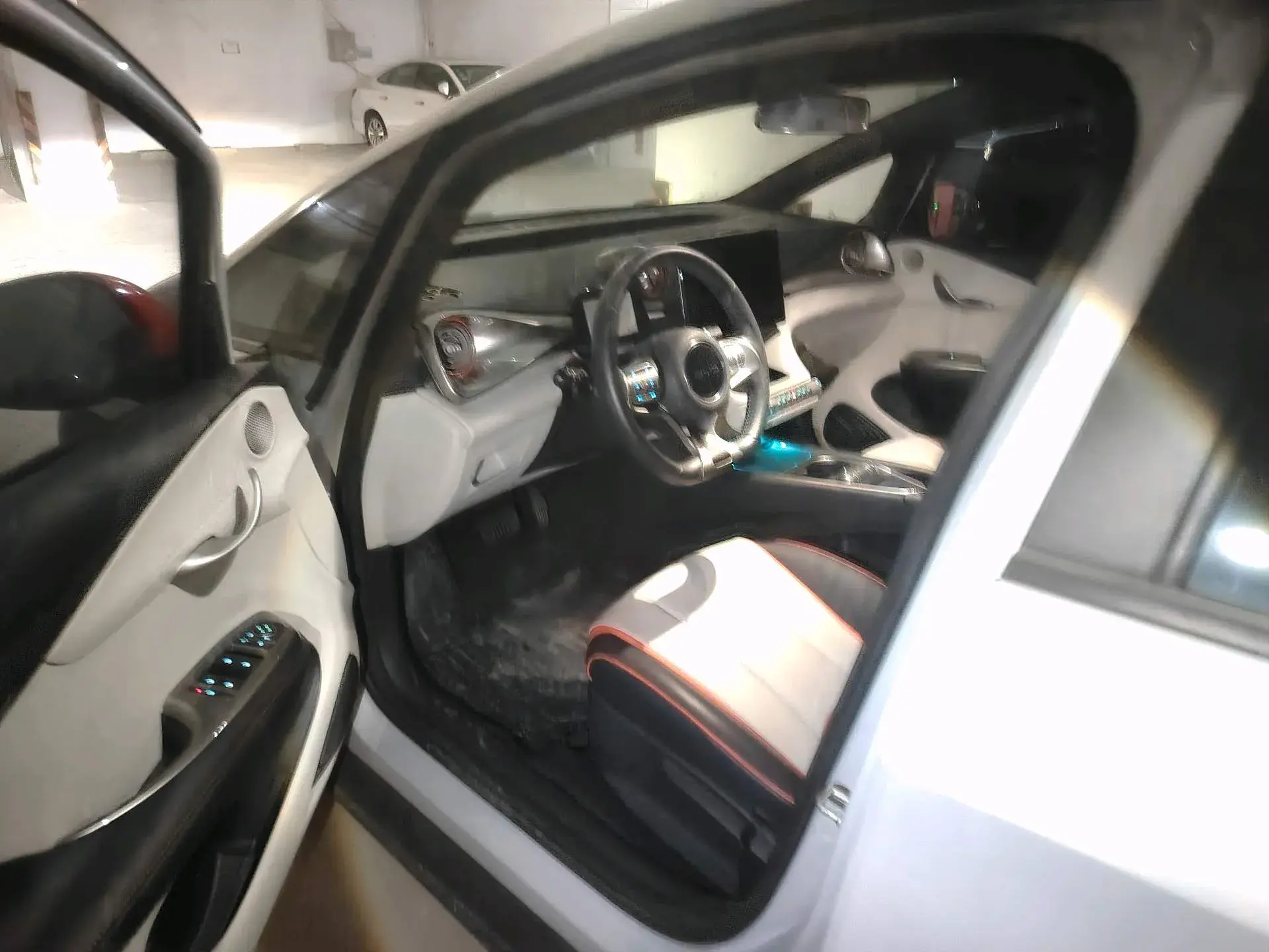 2021 BYD DOLPHIN thumbnail 2