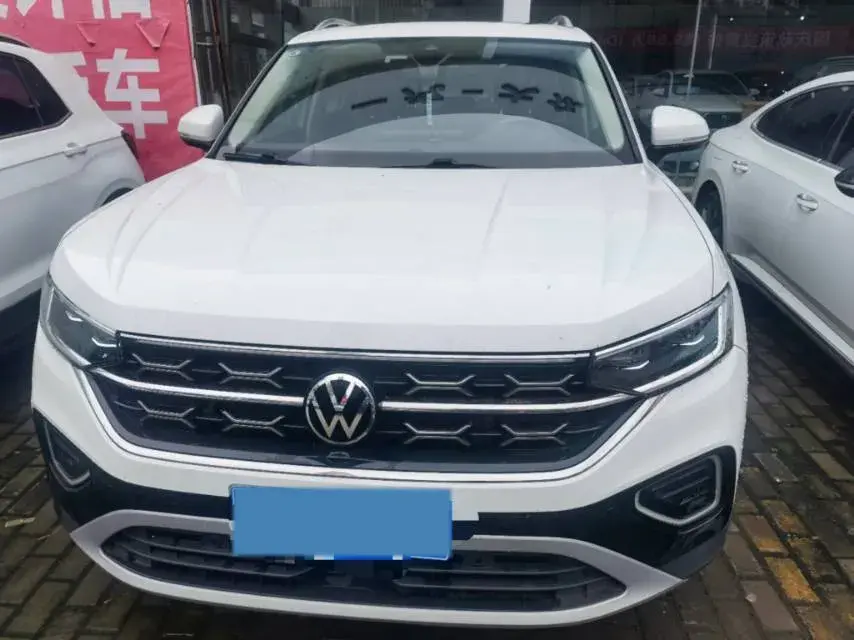 2024 VOLKSWAGEN TAYRON thumbnail 2