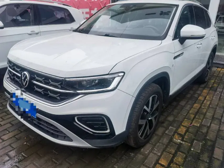 2024 VOLKSWAGEN TAYRON view 1