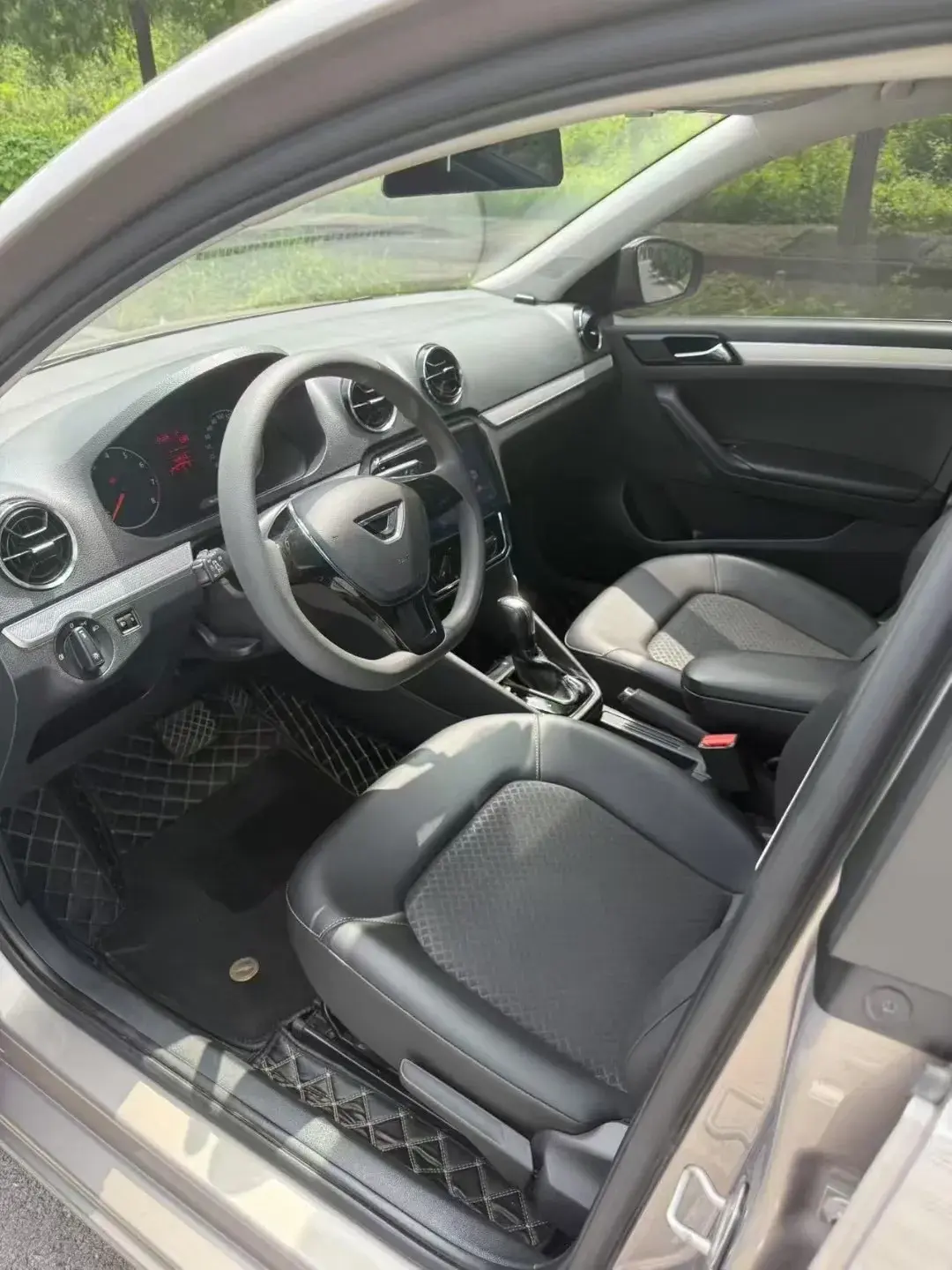 2021 JETTA VA3 thumbnail 4