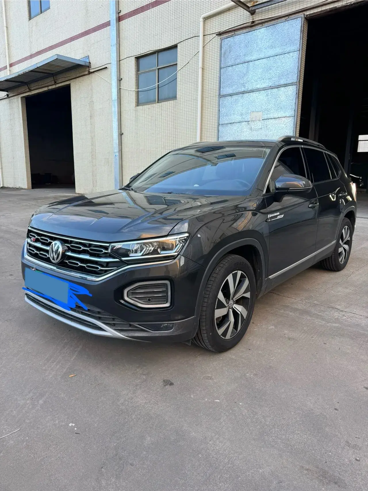 2021 VOLKSWAGEN TAYRON view 1