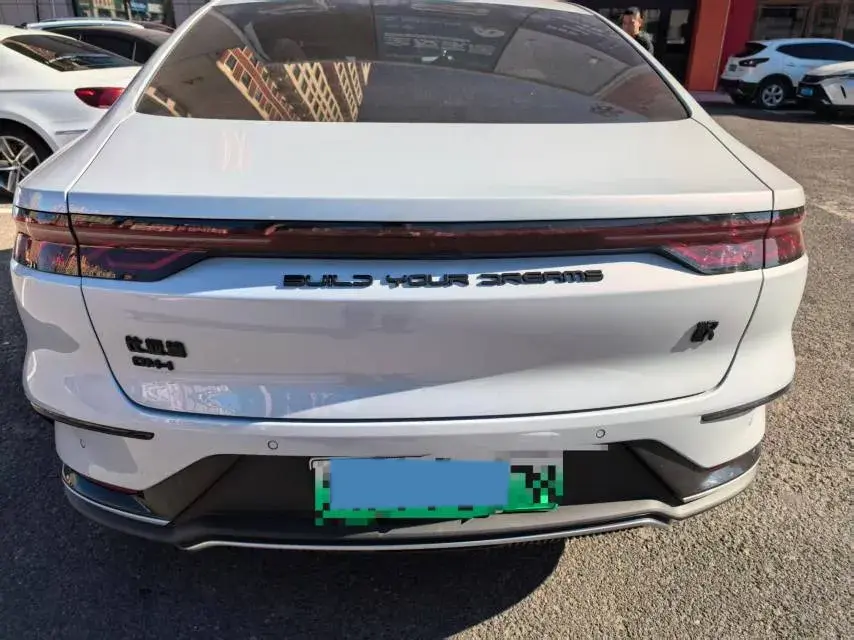 2024 BYD HAN thumbnail 3