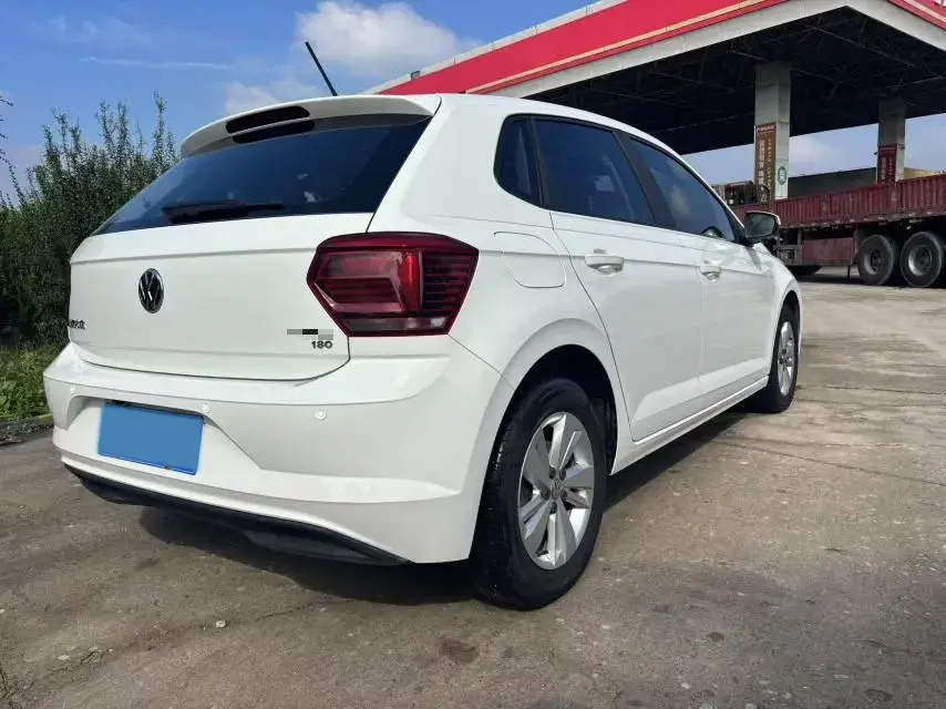 2019 VOLKSWAGEN POLO thumbnail 4