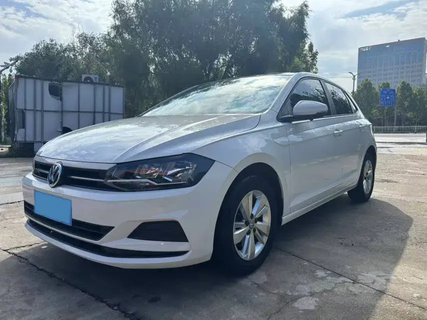 2019 VOLKSWAGEN POLO view 1